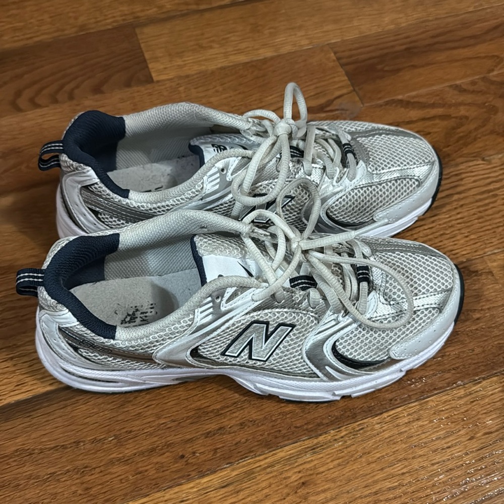 New Balance 550
Women’s 8.5 
Men’s 7